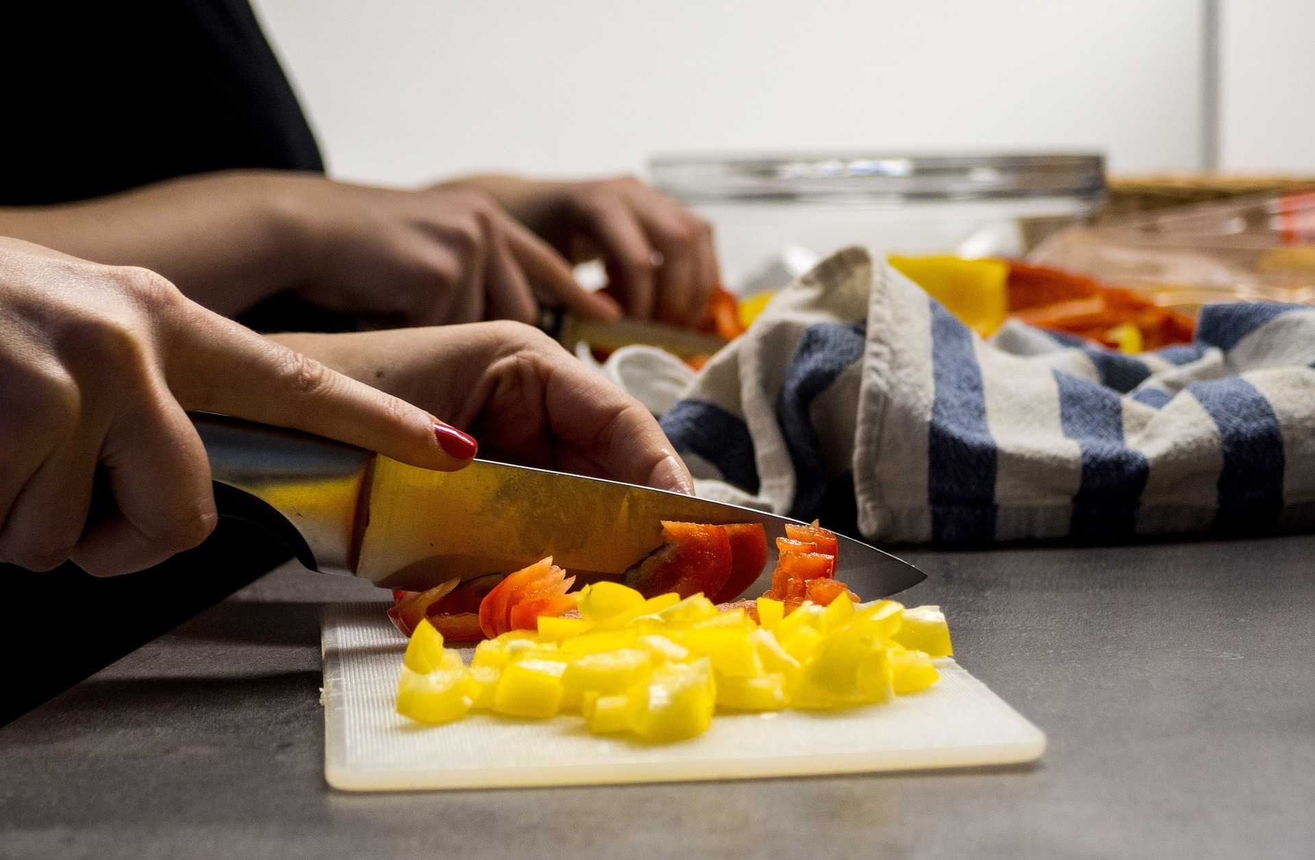 PROGETTI COESIONE SOCIALE, UN CORSO DI CUCINA PER GIOVANI IN DIFFICOLTÀ