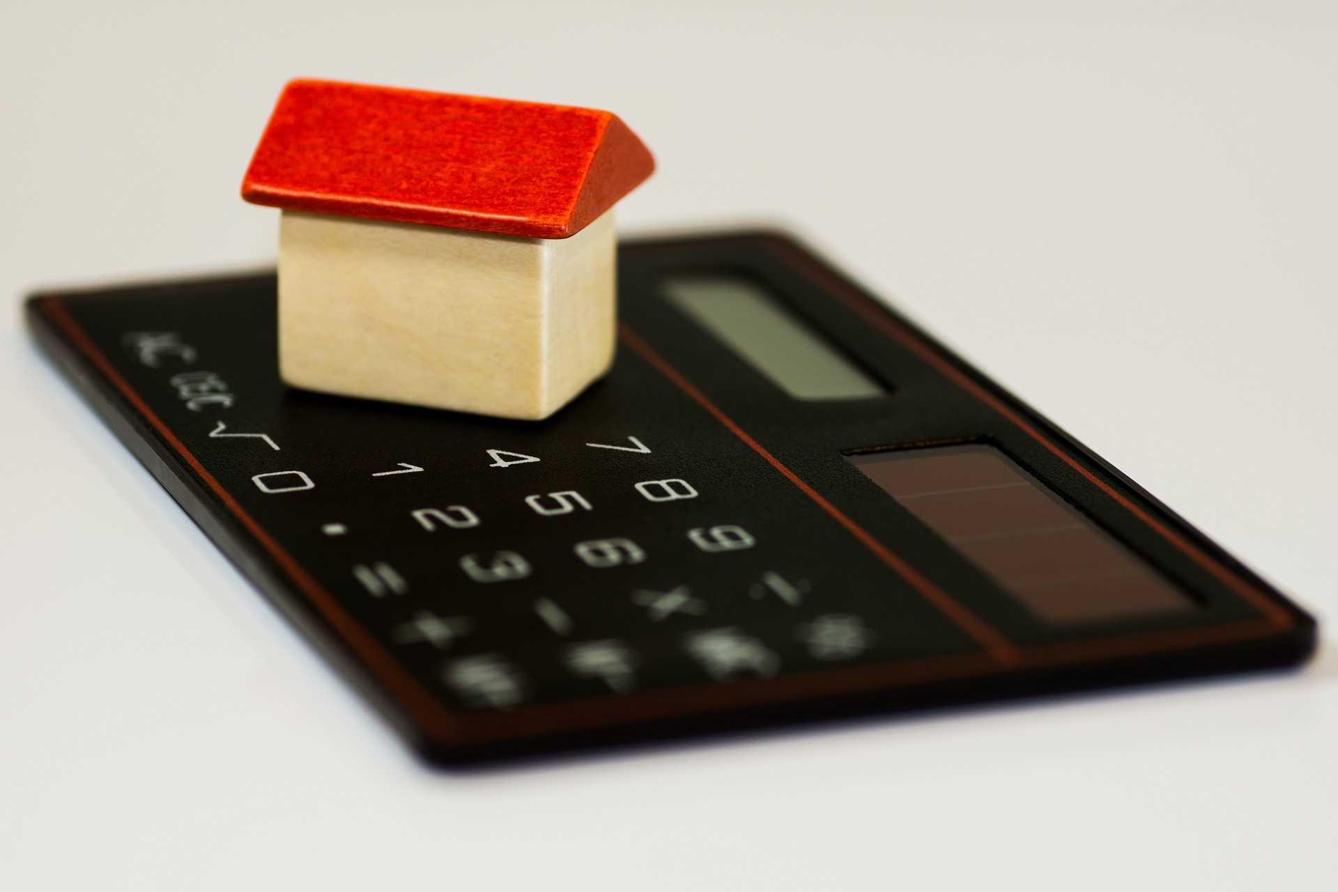 ASTA PUBBLICA PER ALIENAZIONE DI PIÚ UNITÀ IMMOBILIARI DESTINATE AD ATTIVITÀ COMMERCIALE