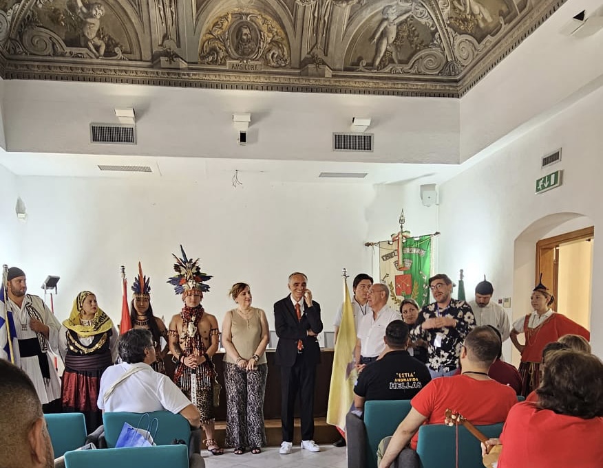 PACE, DIALOGO E AMICIZIA, I GRUPPI FOLK DI SCIAMPITTA INCONTRANO LE ISTITUZIONI